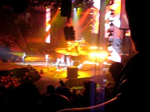 Guns N' Roses - Welcome to the Jungle, Halifax Metro Center - February 4th, 2010