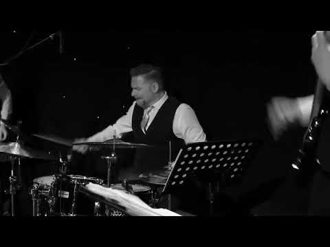 30 seconds of Crazy in love COVER | The Function Band | The Party Band | Live music | Live Acts