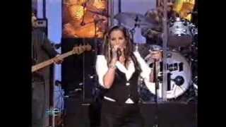 Lisa Marie Presley performing "Idiot" in Ellen - 2005