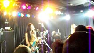 "I Wanna Be Sedated" - 少年　ナイフ　ー　１月２３日 - Shonen Knife in Tokyo 2011/1/23