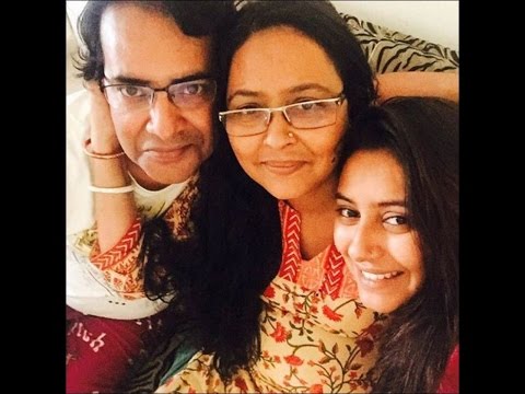 The Balika Vadhu actress Pratyusha Banerjee Family and Relatives