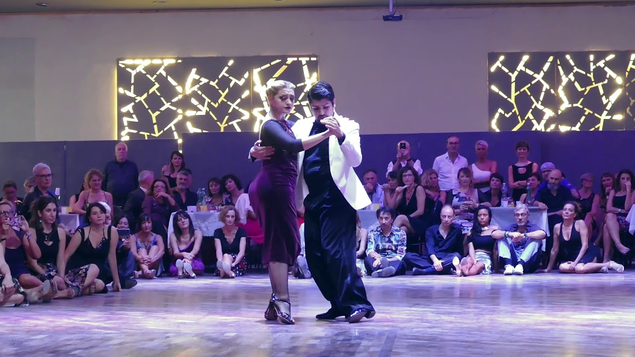 Video thumbnail for Ariadna Naveira & Fernando Sanchez, Ilusion marina (WinterTangoNapoli 2019, 2/5)