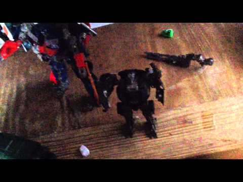Transformers lockdown vs Optimus