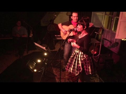 Maui con  Raúl Rodríguez – Me queda cantar (Concierto benéfico Ayuda a Nepal, Sevilla 11-05-2015)