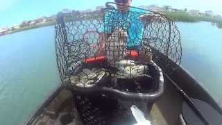 preview picture of video 'Catching Jumbo Blue Crabs in Murrells Inlet, South Carolina'
