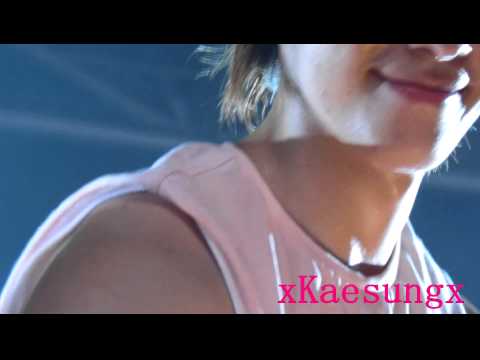 110610 SMTown in Paris - Donghae is peace