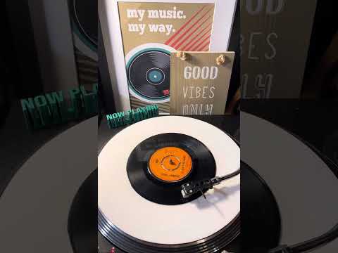 Johnny Cash - It Ain’t Me Babe ( Vinyl 45 ) From 1965 .