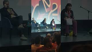 Russel Crowe doesn&#39;t want to be interviewed on stage, look at the reaction