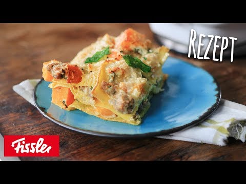 Einfache Kürbislasagne mit würziger Salsiccia und Salbei