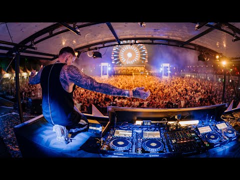 Blasterjaxx X Bombs Away X Moji - Zombie [LIVE]