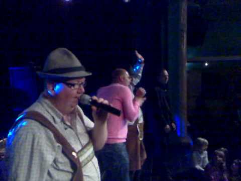 Zware Jongens-Jodeljump (Hoempa Hoempa Hoempa Lekkerkerk) 13-05-2010