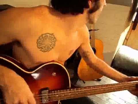 Giovanni Caruso e o Escambau - Ensaio camisetas