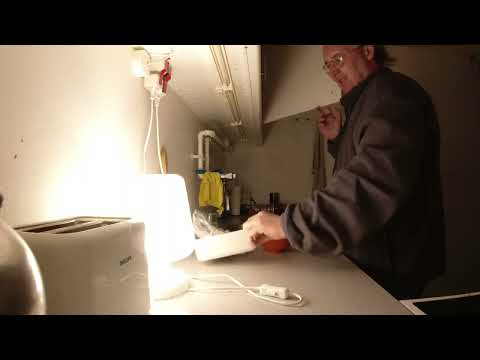 MongoTV_11772 - Del 2 - SPISER LILLE SKÅL STORE BOLCHER LØRDAG AFTEN