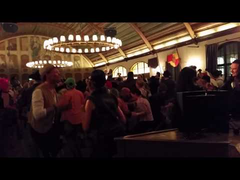 Der Ententanz (The Duck Dance ou Baile dos passarinhos) na Hofbräuhaus, München