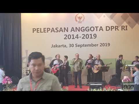 Gereja Tua by Bapak Junimart Girsang Feat Amigos Band