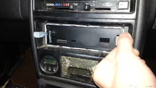 How to remove a Kenwood radio from it