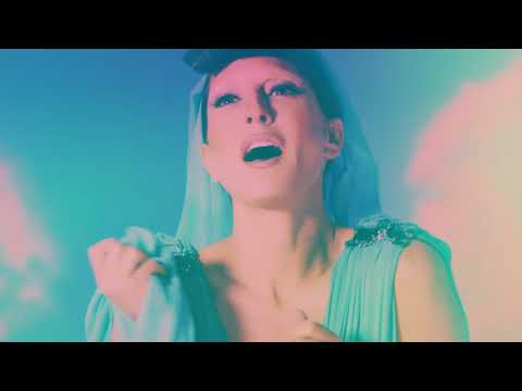 Sylvia Tosun   World Keeps Turning ft  Sylvia Tosun