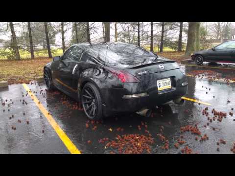 Modified Nissan 350z with 20" Rohana Wheels