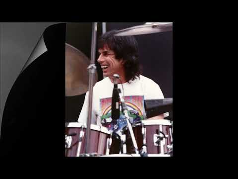 [Audio] Grateful Dead - March 30, 1980 - Capitol Theatre - Passaic, NJ [SBD:  Miller] Deadoftheday