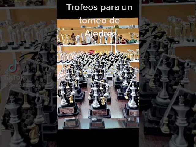 Vídeo relacionado con tecnocoppe Trofeo Ajedrez h 12 cm Placa personalizada de regalo