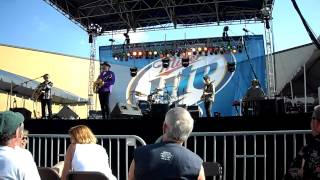 5 Pound Bass - Robert Earl Keen at the Katy Crawfish Festival