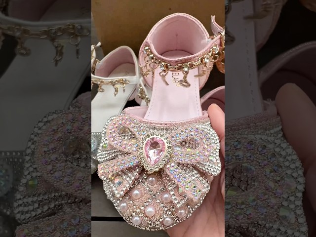 Vídeo relacionado con mama stadt Disfraz Princesa Zapatos Zapatillas de Lentejuelas Antideslizante Niñas Zapatos de Tacón Zapatillas de Baile para Vestir Fiesta Cumpleaños Boda Infantil 26-38