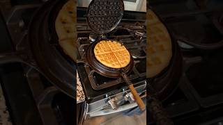 Testing a 100-Year-Old Griswold Waffle Iron for the First Time #antique #kitchen #diy