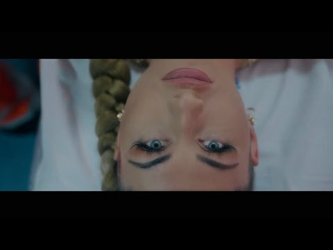 Bakos Betti - EGYMAGAM (Official Promo Video)