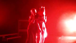 Robyn &amp; Little Jinder - Missing U (Berns Stockholm - 24/11/2018)