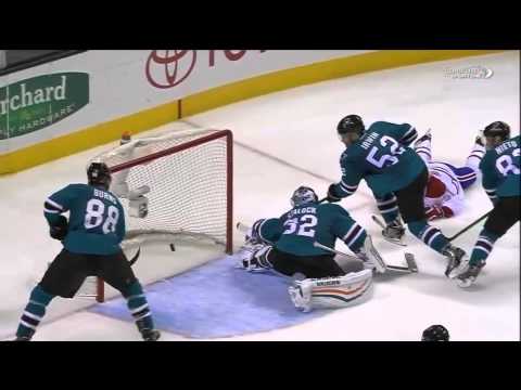 Sharks 4-0 Canadiens - Brent Burns salva em cima da linha.