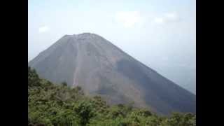 preview picture of video 'Volcan de Izalco desde el Cerro Verde 2012 El Salvador'