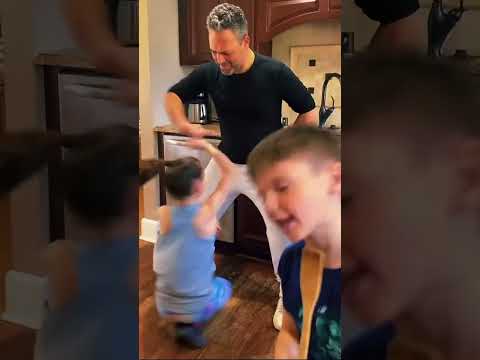 Thumbnail for Peaches from the Mario movie featuring the dancing family 🍑 #shorts by The Who