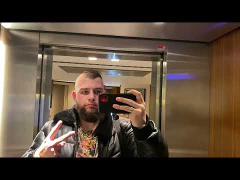 26.November 2025 Im 6.Stock-Flur + Im Aufzug Im Intercontinental Berlin 5 Sterne Hotel Mit 2 Pools 