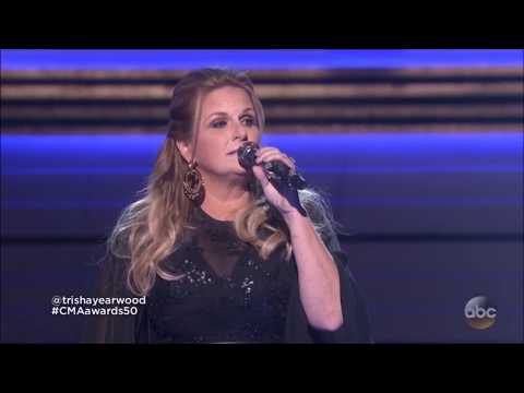 Lyrics: Garth Brooks & Trisha Yearwood live tribute to Johnny Cash & June Carter Cash Live HD 2016