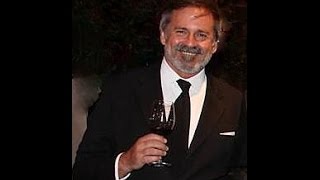 Have yourself a merry little Christmas (Te deseo muy felices fiestas) canta Tomás Jofré