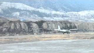 preview picture of video 'Takeoff from Jomsom Airport'