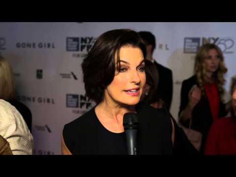 Thumbnail of the video: NYFF52 "Gone Girl" Red Carpet | Sara Ward