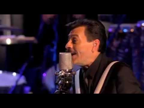 LOS TIGRES DEL NORTE Y PAULINA RUBIO "GOLPES EN EL CORAZON"