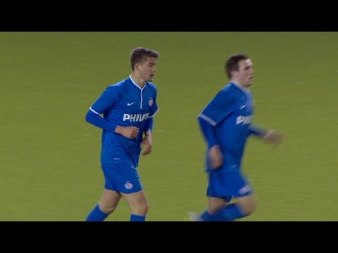 03-04-2015: PSV O19 - AZ O19
