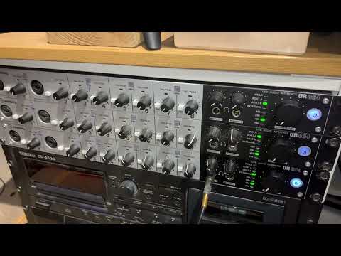 How to connect 3 UR 824 Together