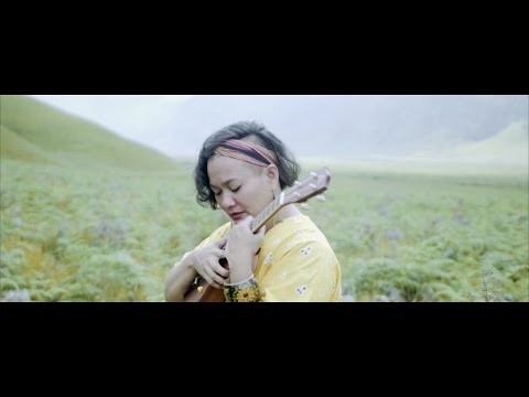 \Bromo\ - bonita & the hus BAND (official music video)