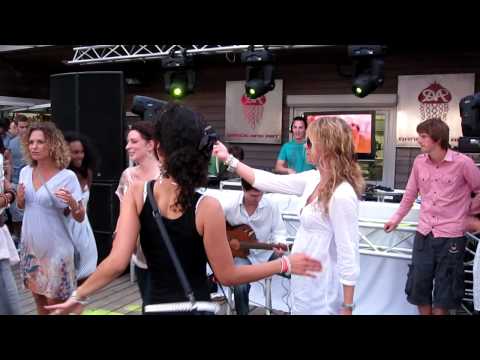 Florian T playing his track with Gregor 'ANDALIAS' live!