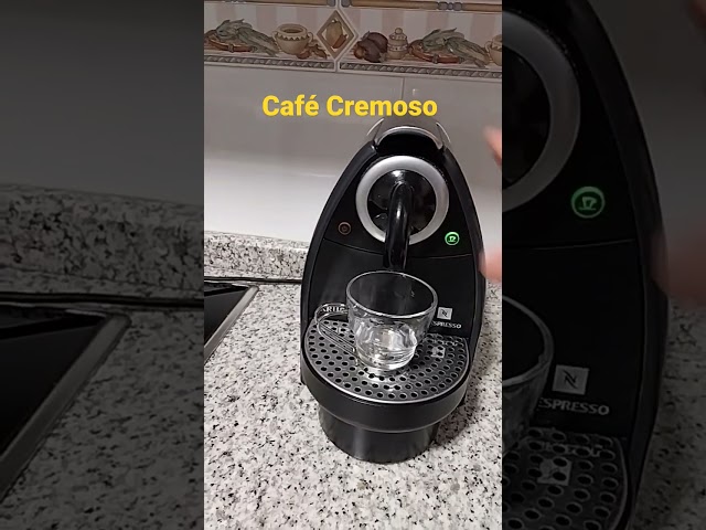 Vídeo relacionado con Nespresso Krups YY4296FD - Cafetera espresso, color rojo