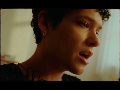 She Fell In Love In The Summer - Omar Rudberg