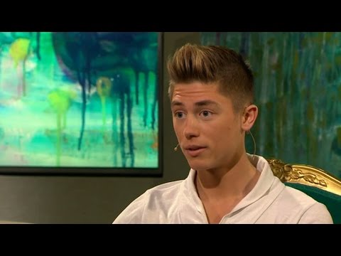 Alexander Hermansson gick med bruten rygg i två dagar - Malou Efter tio (TV4)