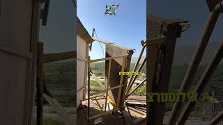 שניות מהאסון: הרמפה קרסה — והבן שלי היה תלוי באוויר וניצל! (הרב יוסף צבי בן פורת) - התמונה מוצגת ישירות מתוך אתר האינטרנט יוטיוב. זכויות היוצרים בתמונה שייכות ליוצרה. קישור קרדיט למקור התוכן נמצא בתוך דף הסרטון