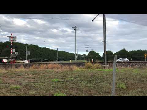 Aurizon 2849+2311D QRNational coming pass Alloway