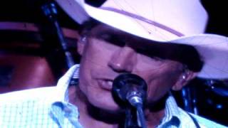 George Strait - Cowboy Stadium - I Ain&#39;t Her Cowboy Anymore