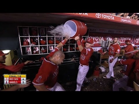 Pujols ends marathon game with walk-off shot