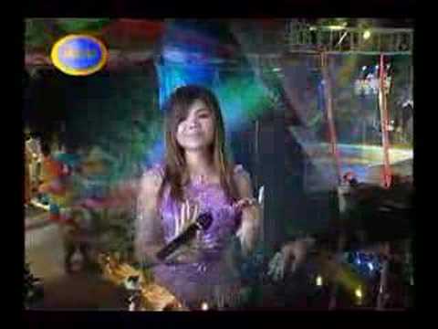 Snae Yerng Tangpee by Soksophear n Wuttana